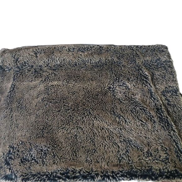 Cozy Furry Dog Printed Red and Blue Patterned Comfortable Soft blanket - Picture 3 of 5